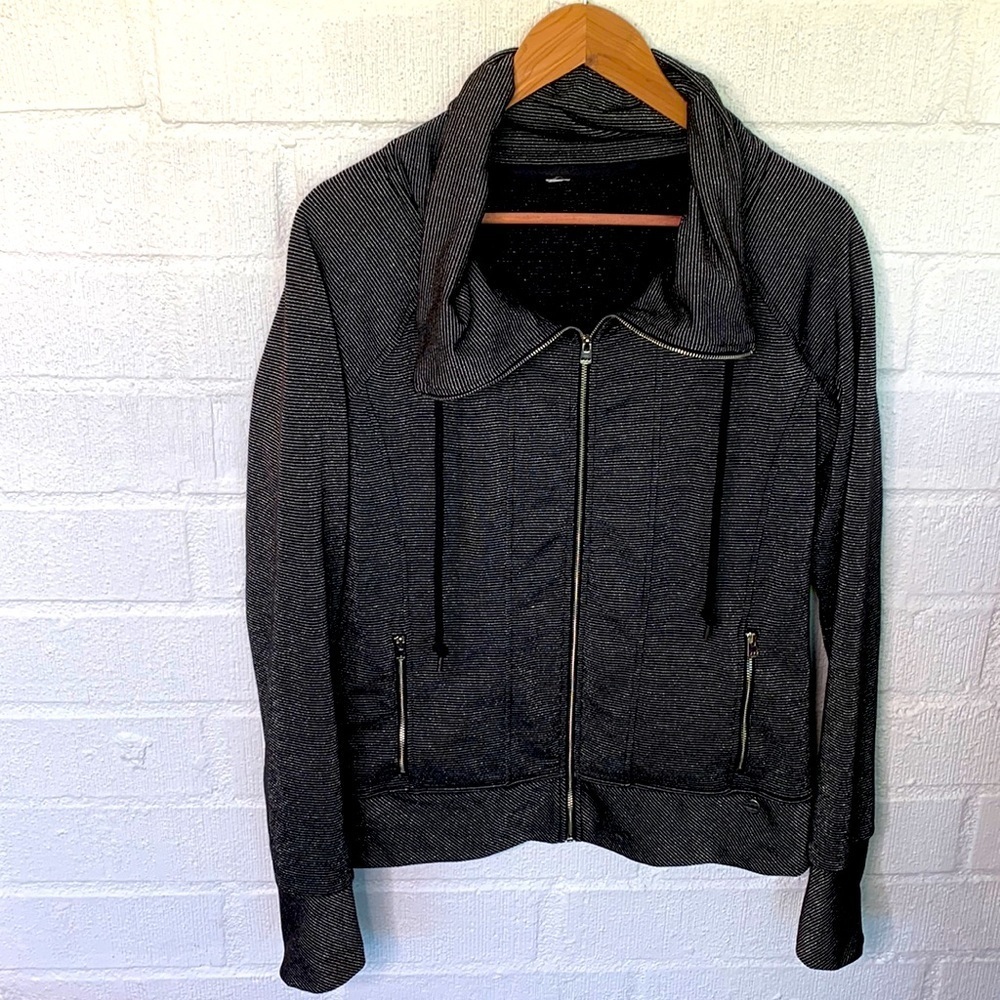 Lorna Jane Metallic Black White Striped Zip Up Athletic Jacket sz M